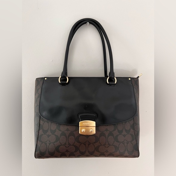 Coach Avary Tote In Signature Canvas  Handbag - Picture 2 of 15